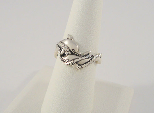 Detailed Signed Vintage Silver Cloud of Albuquerque Satin Finished Sterling Silver Dolphins Ring w/ Sparkly Diamond Cut Bubbles 13mm Wide Band Size 7.5