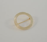 Detailed Vintage 14K Solid Yellow Gold Finely Milled Ornate Chased Curvy Scrollwork Eternity Circle Pin Booch
