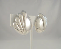 Large 28.57mm Handcrafted Vintage Sterling Silver Streamlined Curvy Art Deco Circles and Waves Clip On Earrings