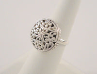 Bold Chunky Vintage Sterling Silver Round Shadowbox Fretwork Hearts & Caviar Round Filigree Ring Size 6.5