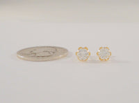 Sparkly Signed Vintage 14K Solid Yellow Gold & 1.2 Clear Round Cubic Zirconia Pendant w/ Stud Pierced Earrings 3 Piece Set Curvy Flower Petal Settings