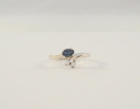 Sparkly Signed Vintage Solid 14K White Gold Oval Blue Sapphire w/ Diamond Accents Ring Curvy Size 5