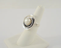 Large Bold Detailed Curvy Dimensional, Signed Vintage Silpada Sterling Silver & White Pearl "Lily Pearl" Rose Modern Statement Ring Size 6.5