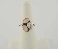 Detailed Native American HandcraftedVintage Southwestern Sterling Silver & Sawtooth Set Pink Mother of Pearl MOP Navajo Feather Blossom Split-Side Ring Size 6.5